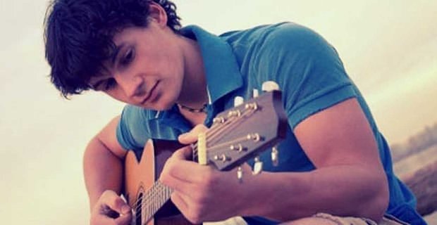 Los chicos con guitarras en las fotos de perfil obtienen tres veces más respuestas en Facebook