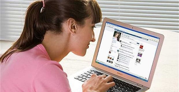 Čím více minulých vztahů má člověk, tím více zájmů uvádí na Facebooku