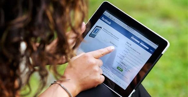 Les secrets des femmes qui publient fréquemment sur Facebook